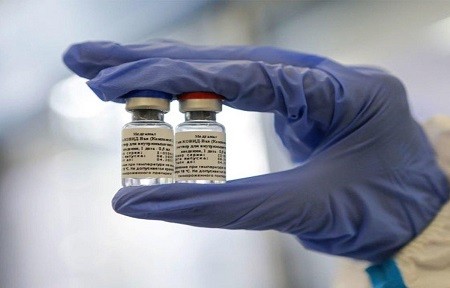 Báo Italy: EU có nguy cơ chia rẽ vì vaccine Nga
