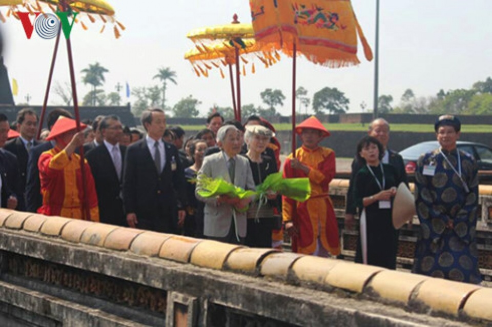 nha vua va hoang hau nhat ban tham dai noi hue thuong thuc nha nhac