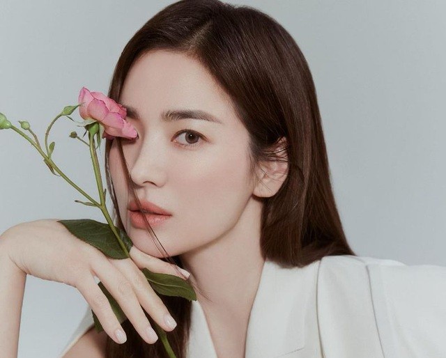 Nam nhân nào sẽ là tình nhân của Song Hye Kyo trong phim mới?