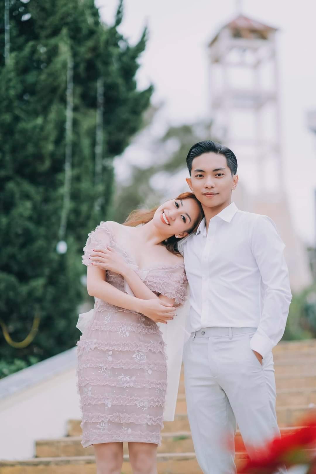 Sao Việt đồng loạt khoe thân hình quyến rũ
