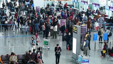Sân bay Nội Bài hạn chế người đưa tiễn tại nhà ga hành khách T2 vì lý do này...