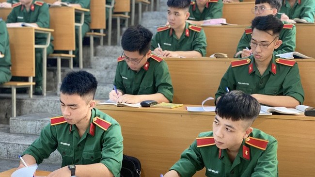 Thí sinh cần chú ý gì khi thi các trường công an, quân đội năm 2022?