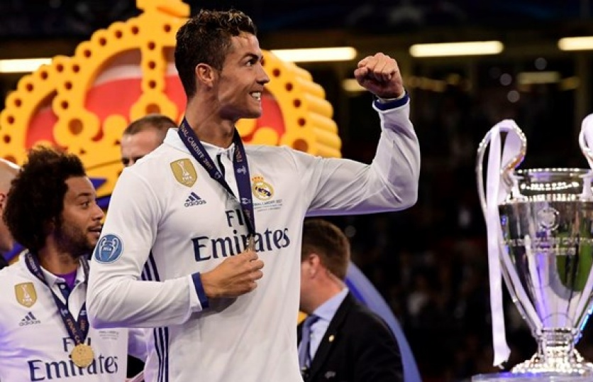 Cristiano Ronaldo vượt mặt Messi, giành danh hiệu Vua phá lưới
