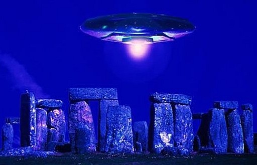 Bất ngờ phát hiện bãi đá cổ Stonehenge được xây dựng bởi người ngoài hành tinh?