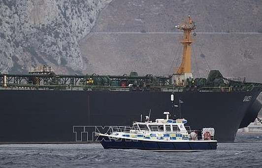 Iran: Tàu Anh va chạm với một tàu đánh cá trước khi bị bắt, phớt lờ tín hiệu xin hỗ trợ