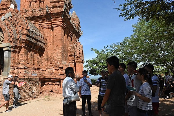 dai bieu trai he viet nam ve voi ninh thuan