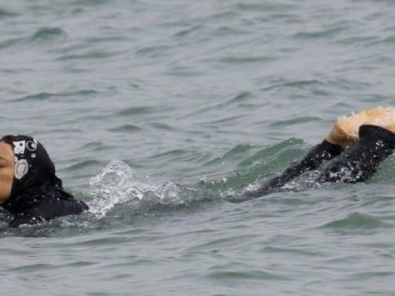 Tòa Tối cao Pháp hoãn lệnh cấm burkini với người Hồi giáo