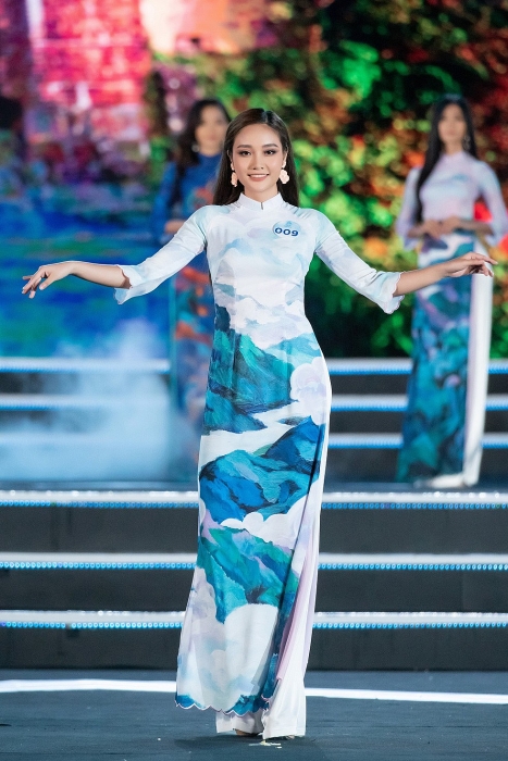 bo suu tap ao dai giup luong thuy linh dang quang hoa hau co gi dac biet