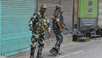 Ấn Độ, Pakistan đấu súng dữ dội qua biên giới