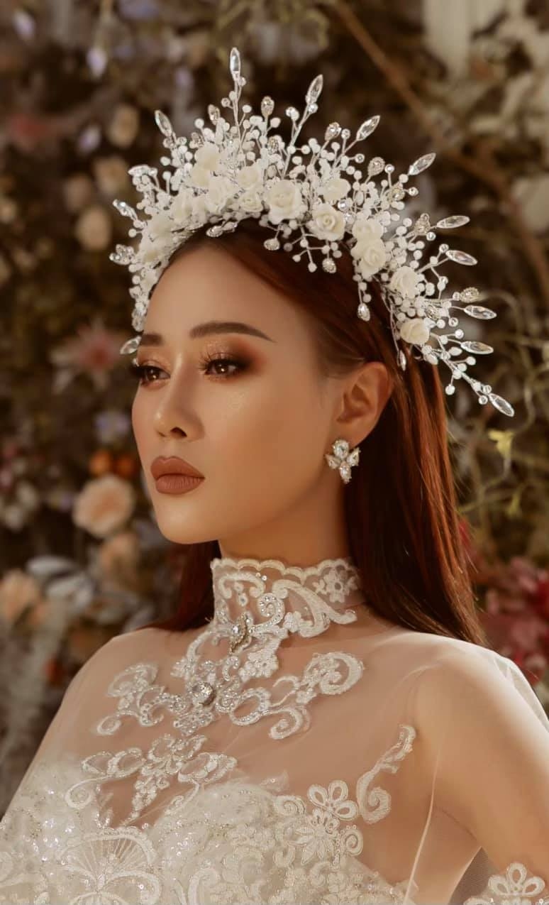 Phương Oanh xinh đẹp ngày mới..............