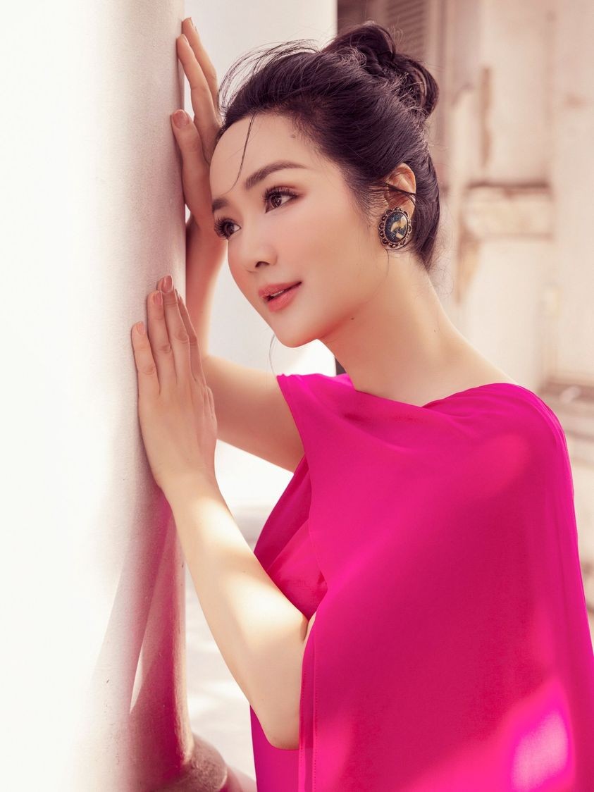 Hoa hậu Đền Hùng Giáng My ngọt ngào với màu hồng nữ tính