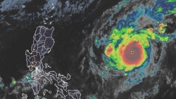 Goni thành siêu bão mạnh nhất năm 2020, đang tiến nhanh vào Biển Đông