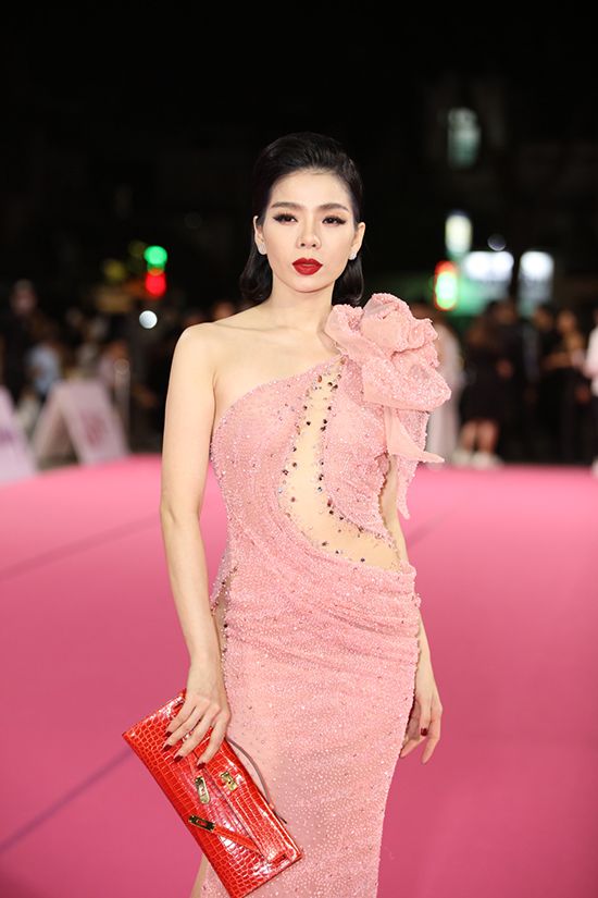 Dàn sao 'đổ bộ' thảm đỏ Hoa hậu Việt  Nam 2020