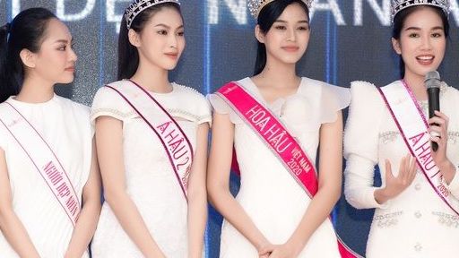 Hoa hậu Đỗ Thị Hà tỏa sáng trong hình ảnh đời thường