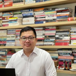 Chuyên gia Hoàng Nam Tiến: 'Thời đại ngày nay, chọn nhầm trường, nhầm nghề, không sao cả…'