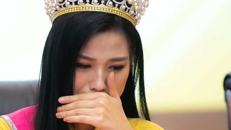 Hoa hậu Đỗ Thị Hà học được gì từ ‘búa rìu dư luận’ sau đăng quang?