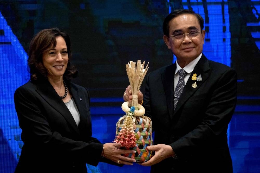 Thủ tướng Thái Lan bàn giao vị trí Chủ tịch Năm APEC cho Mỹ