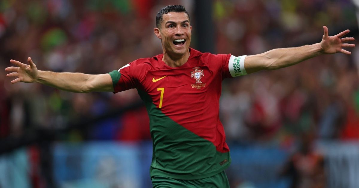 FIFA làm video tri ân và ngợi ca cầu thủ siêu sao Cristiano Ronaldo