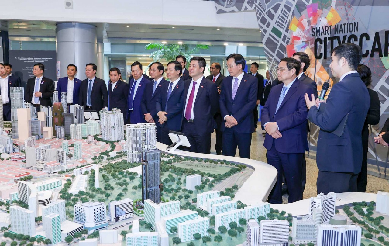 Thủ tướng Chính phủ Phạm Minh Chính thăm Triển lãm quy hoạch quốc gia thông minh Singapore