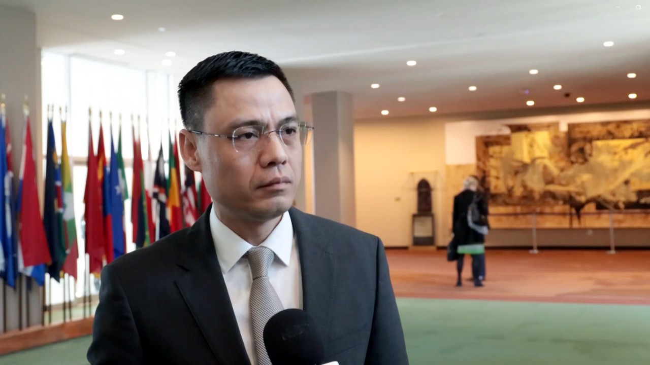 Đại sứ Đặng Hoàng Giang trả lời phỏng vấn về việc Đại hội đồng LHQ thông qua Nghị quyết yêu cầu ICJ đưa ra ý kiến tư vấn với vấn đề biến đổi khí hậu