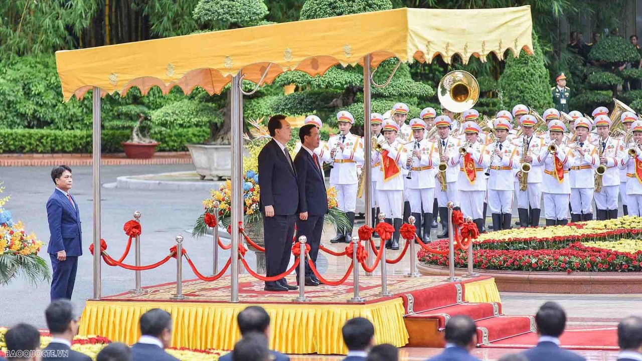 Chủ tịch nước Võ Văn Thưởng chủ trì lễ đón Tổng thống Hàn Quốc Yoon Suk Yeol