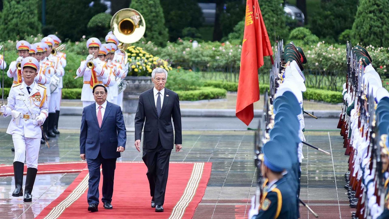 Thủ tướng Phạm Minh Chính chủ trì lễ đón chính thức Thủ tướng Singapore Lý Hiển Long