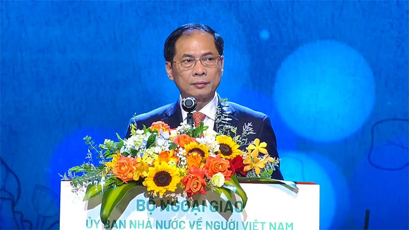 Bộ trưởng Ngoại giao Bùi Thanh Sơn phát biểu khai mạc chương trình Gala Tôn vinh tiếng Việt 2023