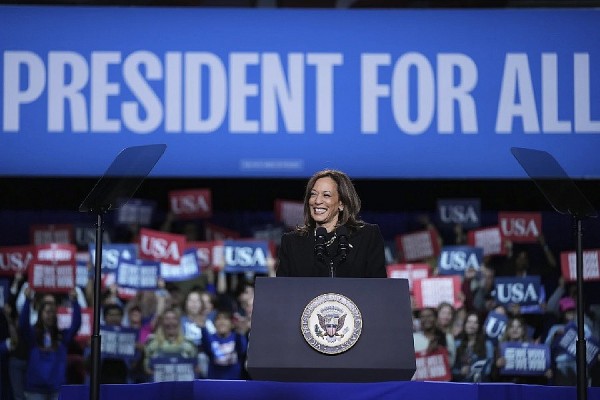 Bà Kamala Harris phát biểu tại Allentown, bang Pennsylvania