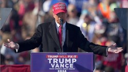 Ông Donald Trump vận động tại bang Pennsylvania