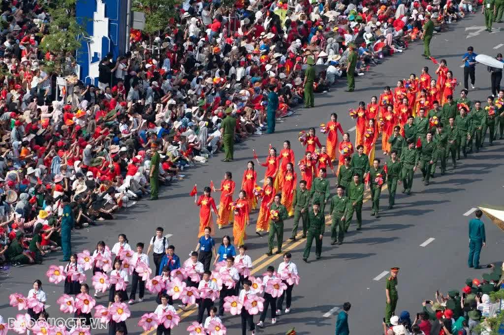 Lan toả không khí kỷ niệm ngày toàn thắng của dân tộc ra thế giới