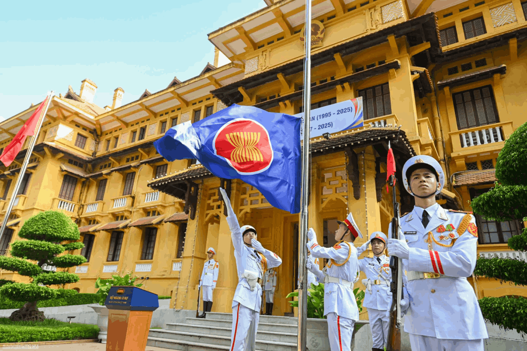 Lễ thượng cờ kỷ niệm 58 năm thành lập ASEAN