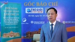 Giám đốc Sở Ngoại vụ Tp. Đà Nẵng Nguyễn Xuân Bình trả lời phỏng vấn Báo TG&VN tại Hội nghị Ngoại vụ toàn quốc
