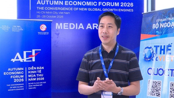Ông Bryan Vuong trả lời phỏng vấn tại Diễn đàn Kinh tế mùa Thu 2026