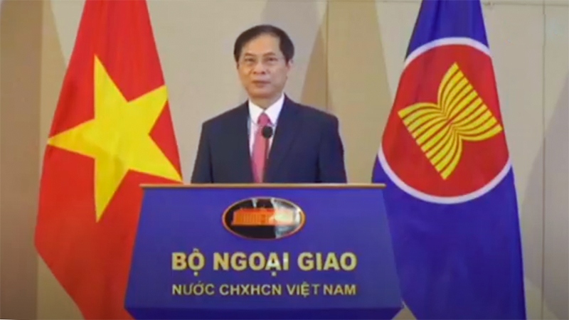 Bộ trưởng Ngoại giao Bùi Thanh Sơn phát biểu tại Lễ Thượng cờ ASEAN sáng 8/8/2021 tại Hà Nội