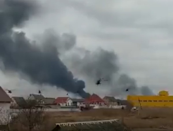 Nga tấn công sân bay Gostomel ngoại ô thủ đô Ukraine