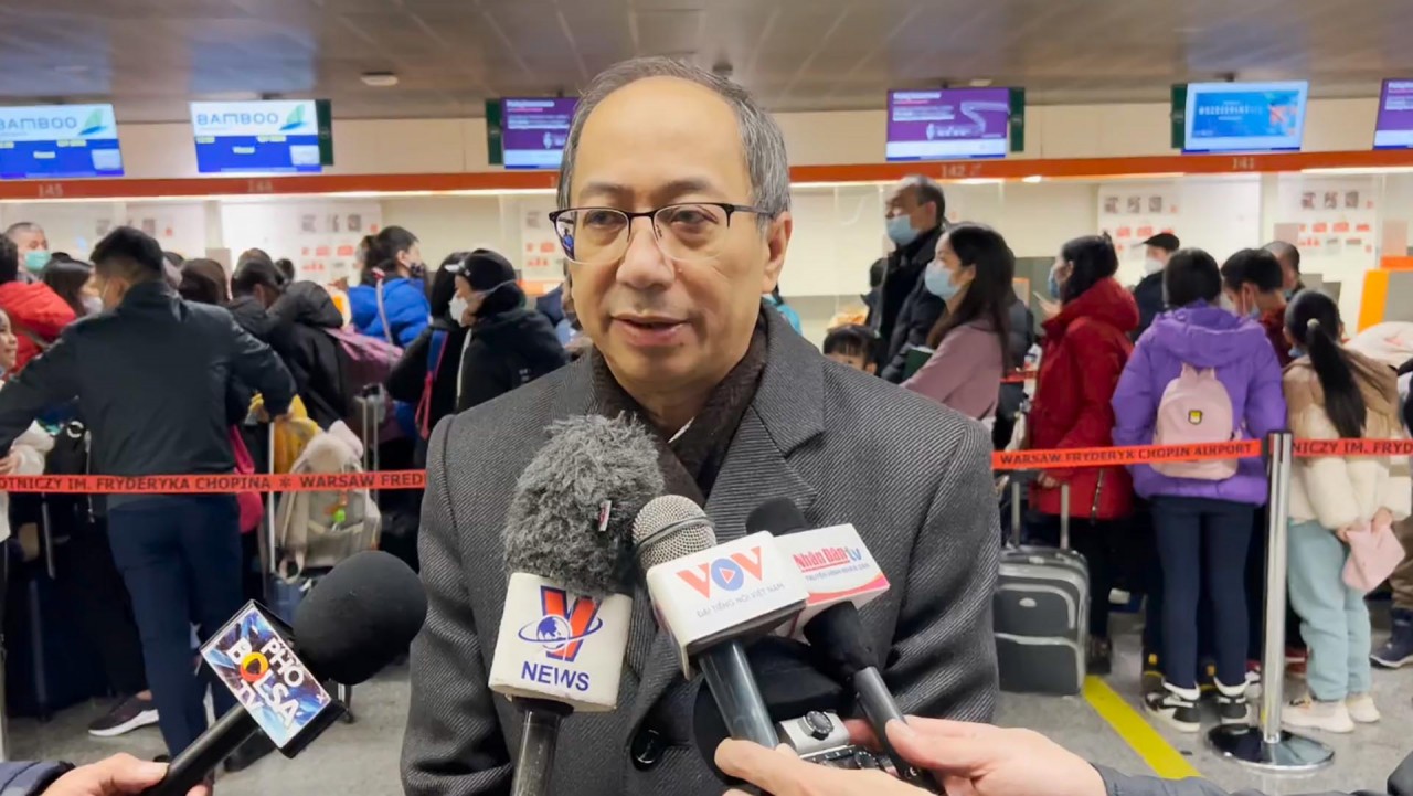 Đại sứ Nguyễn Hùng trả lời về công tác bảo hộ công dân của Đại sứ quán