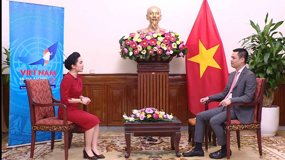 Thứ trưởng Đặng Hoàng Giang trả lời phỏng vấn báo chí về kết quả tháng Chủ tịch Hội đồng Bảo an LHQ của Việt Nam