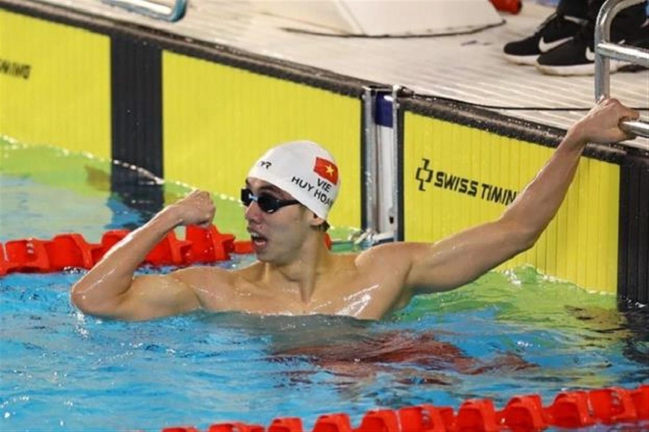 SEA Games31: Huy Hoàng phá kỷ lục SEA Games 400m tự do