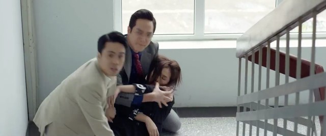 Chồng cũ, vợ cũ, người yêu cũ tập 27: Cảnh Giang (diễn viên Lã Thanh Huyền) ngã cầu thang