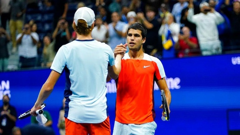 US Open 2022: Pha cứu bóng xuất thần của Carlos Alcaraz đi vào lịch sử