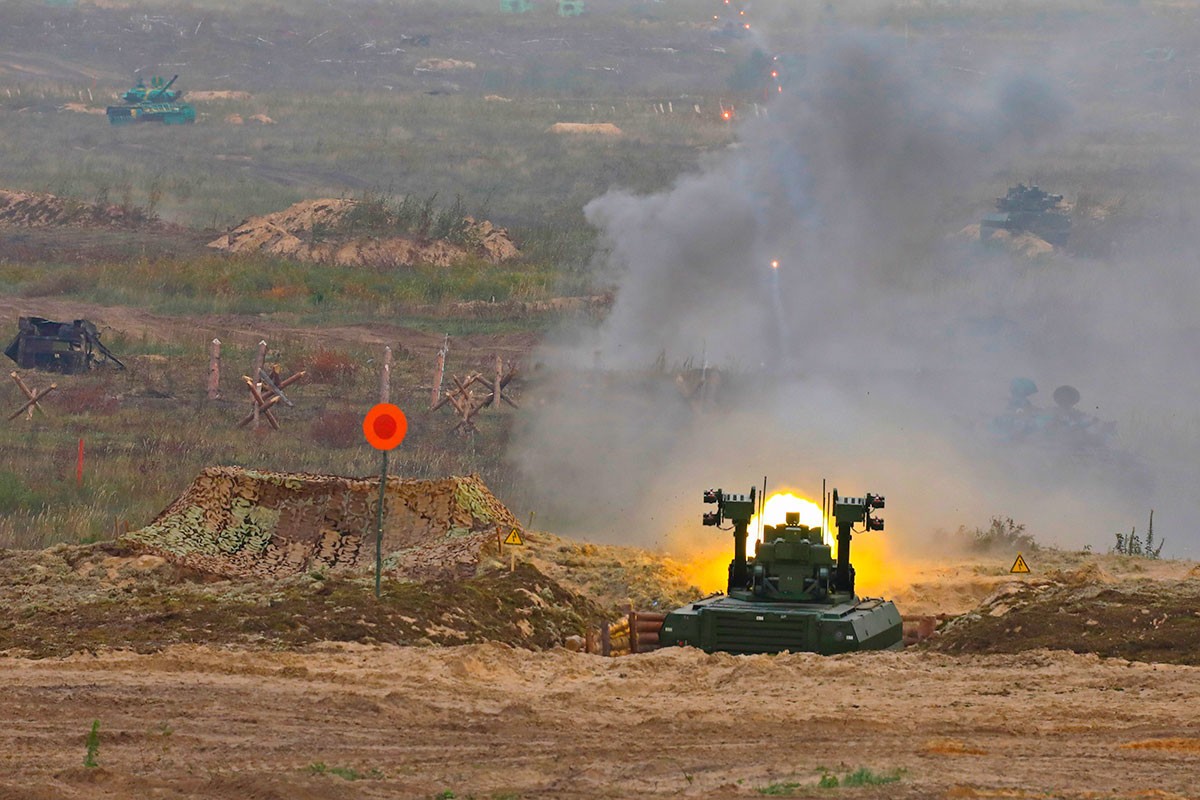 Robot Uran-9 và Nerekhta của Nga thế hiện sức mạnh tại cuộc tập trận Zapad-2021