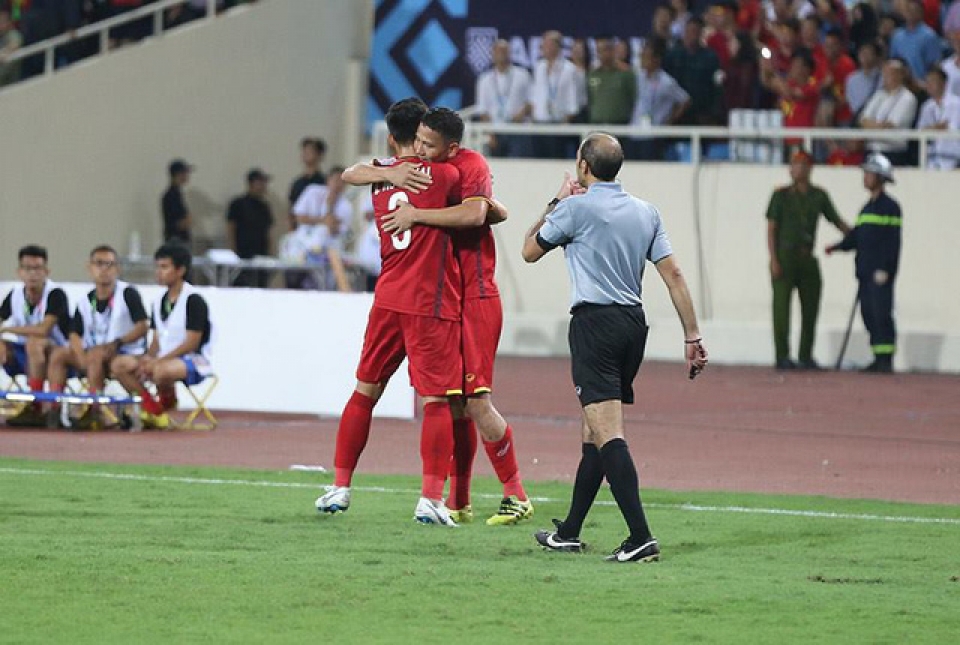 Tuyển Việt Nam thắng 2-0 tuyển Malaysia tại chảo lửa Mỹ Đình